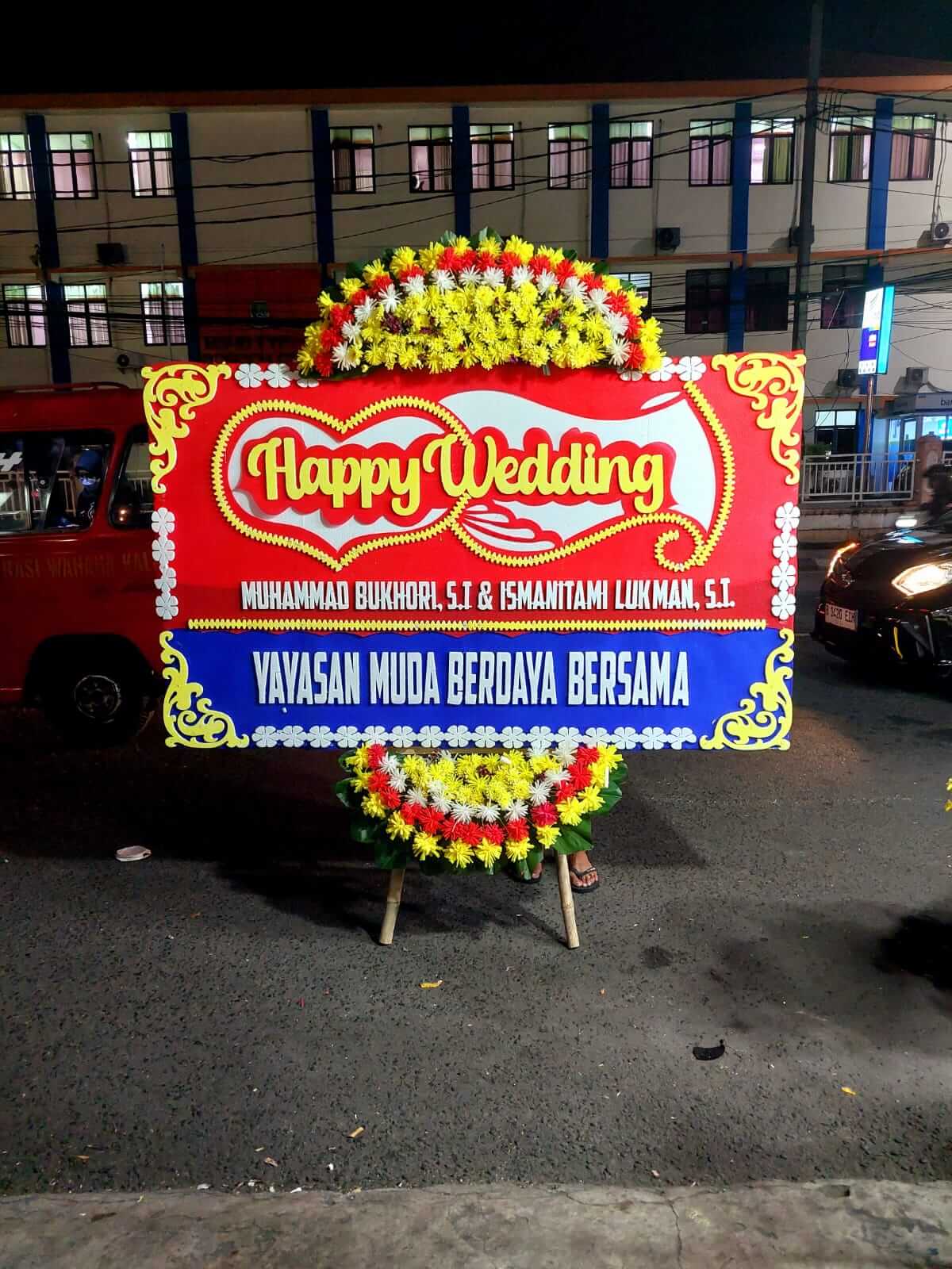 Bunga papan pernikahan happy wedding Lemahwungkuk Cirebon