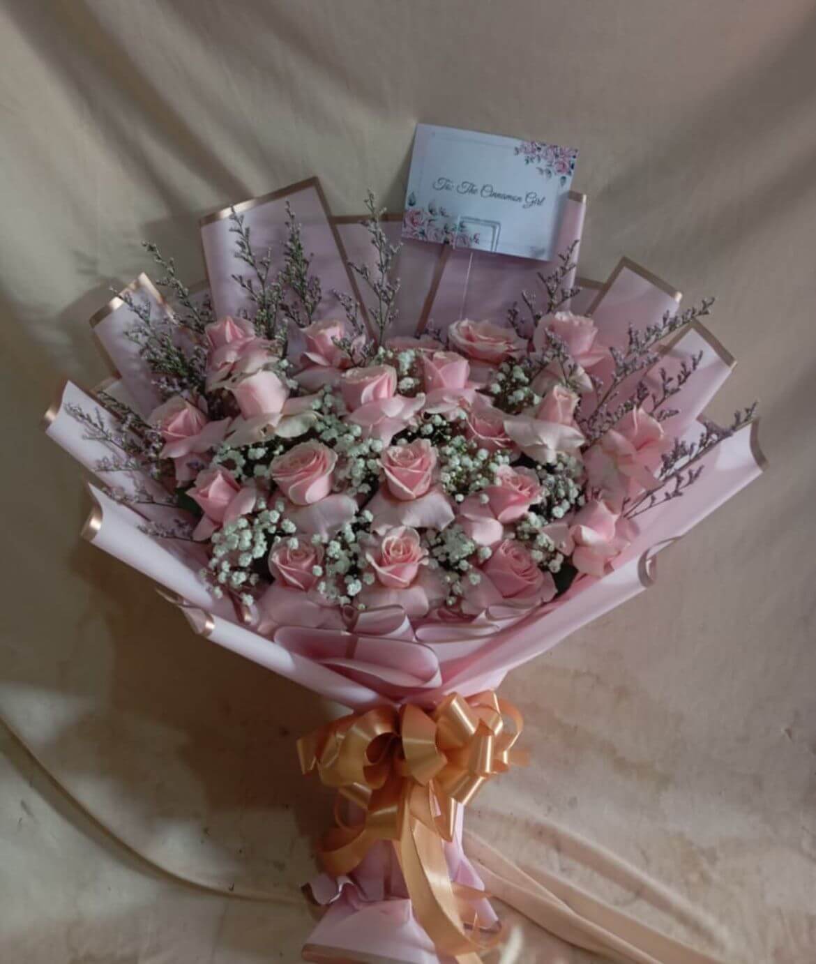 Hand bouquet mawar Pabuaran Cirebon untuk Valentine dan anniversary