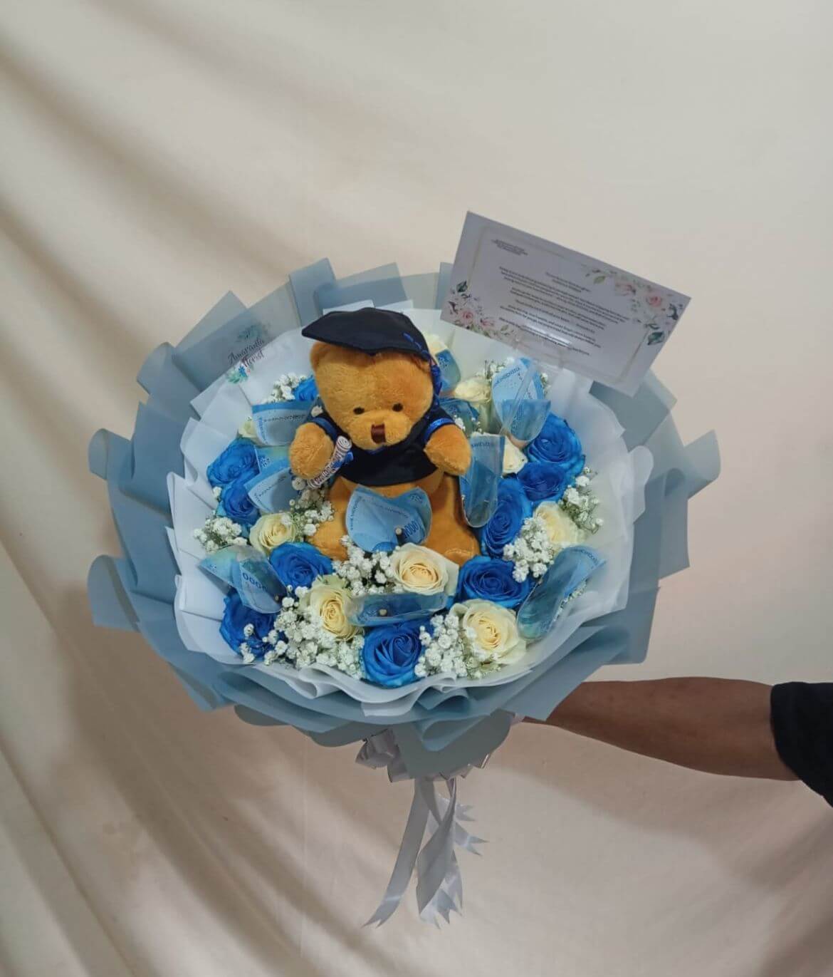Hand bouquet wisuda Pabuaran Cirebon buket kelulusan