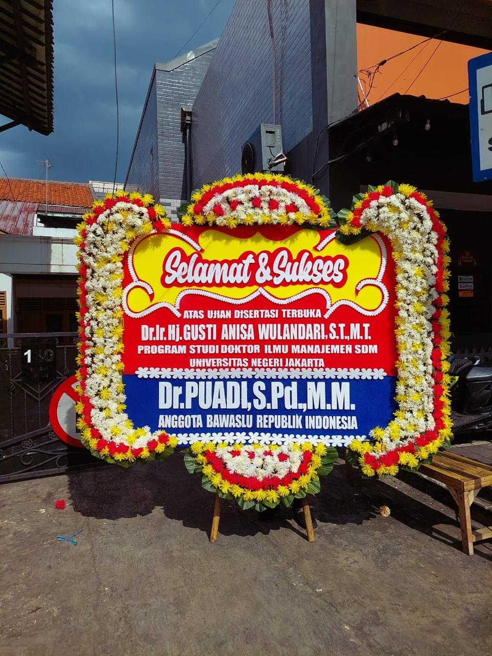 Toko Bunga Terdekat di Cirebon Daniah Florist Toko bunga terdekat di Cirebon dengan pengiriman ke seluruh kecamatan
